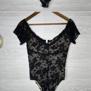Victoria’s Secret lace bodysuit L